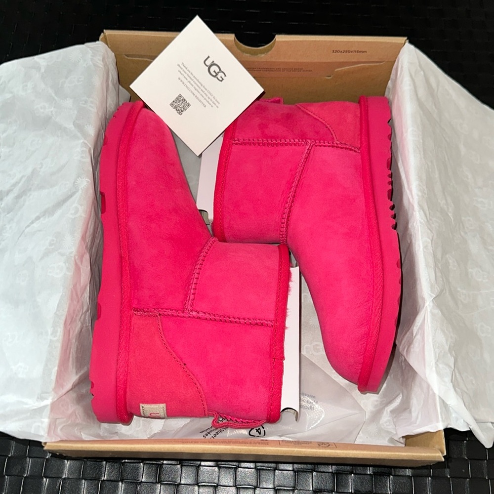 Classic Mini II Ugg Boots